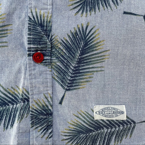 Chambray Palm Print s/s button down shirt - Picture 5 of 5